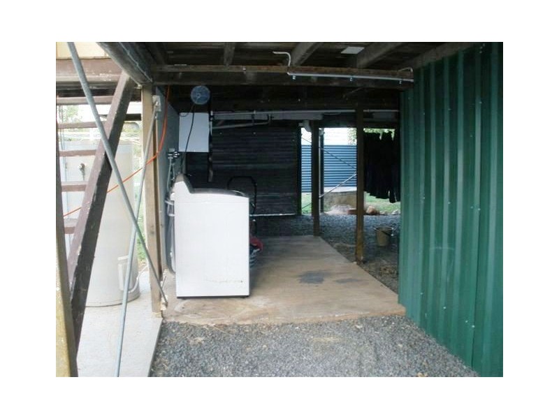 50 Main Street, Bluff QLD 4702