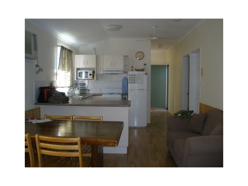 10 Creek Street, Bluff QLD 4702