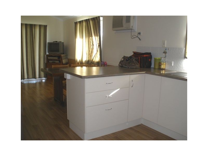 10 Creek Street, Bluff QLD 4702