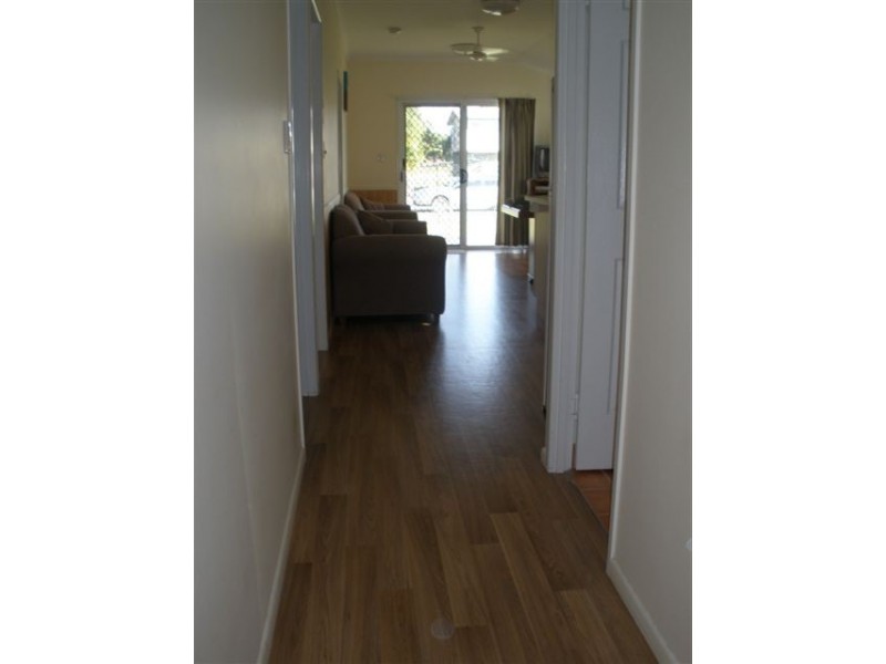 10 Creek Street, Bluff QLD 4702