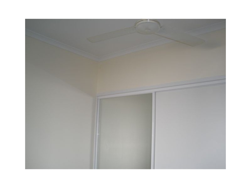 10 Creek Street, Bluff QLD 4702