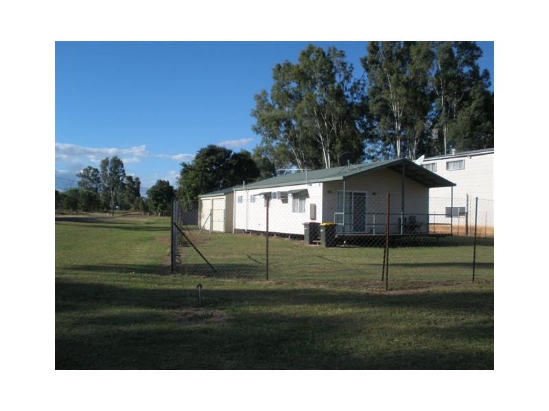 10 Creek Street, Bluff QLD 4702