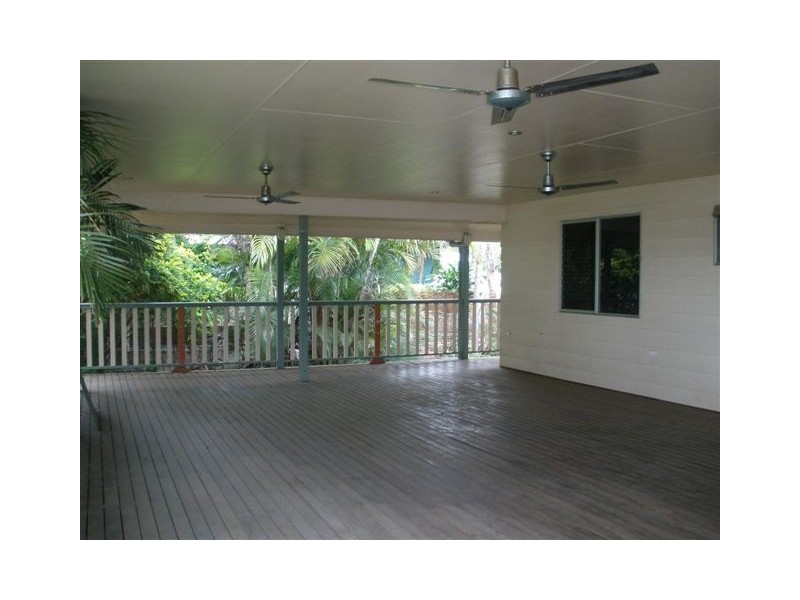 21 Bendee Cres, Blackwater QLD 4717