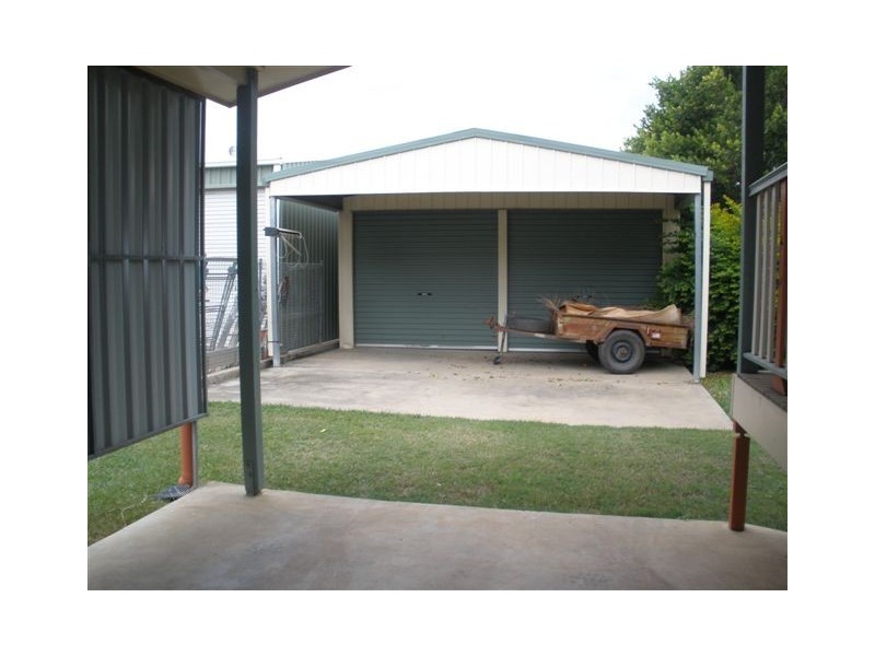 21 Bendee Cres, Blackwater QLD 4717