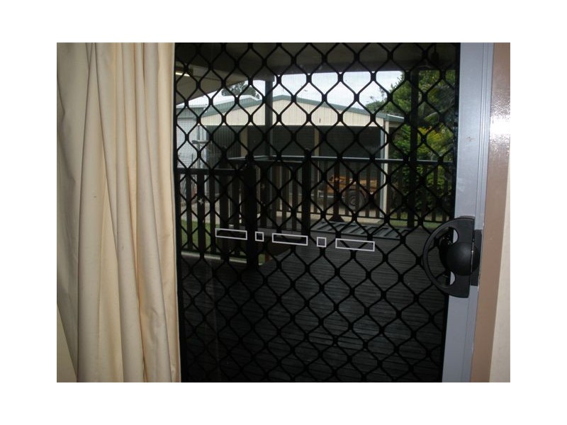 21 Bendee Cres, Blackwater QLD 4717