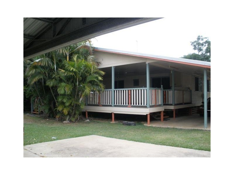 21 Bendee Cres, Blackwater QLD 4717