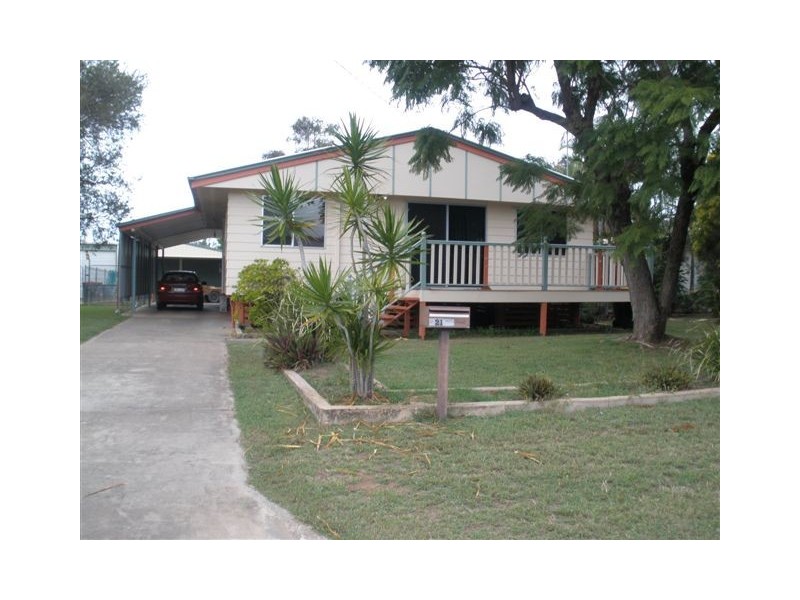 21 Bendee Cres, Blackwater QLD 4717
