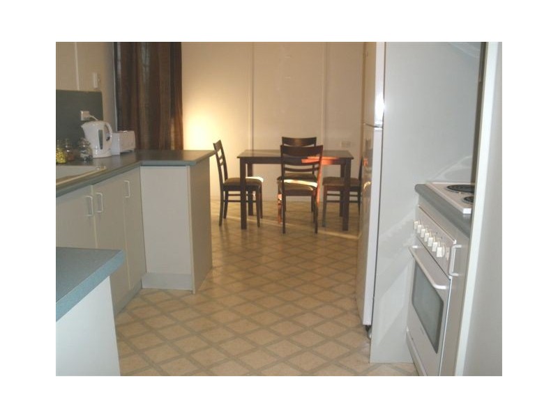 2 Myrtle Street, Blackwater QLD 4717