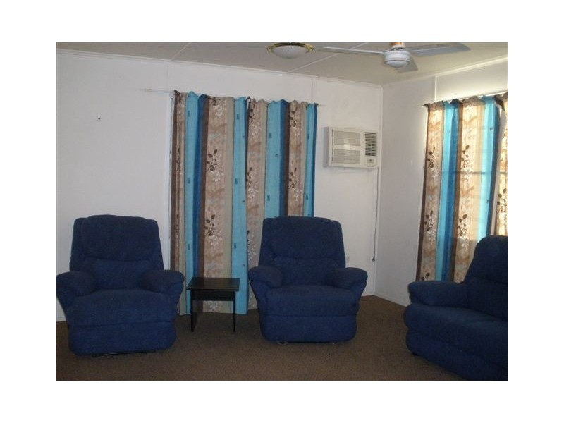 2 Myrtle Street, Blackwater QLD 4717