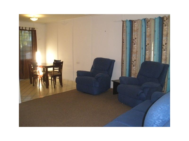 2 Myrtle Street, Blackwater QLD 4717