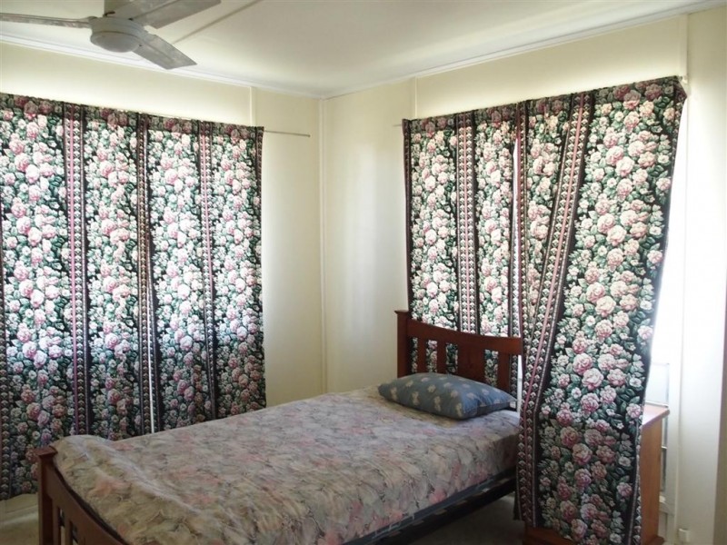 2 Myrtle Street, Blackwater QLD 4717