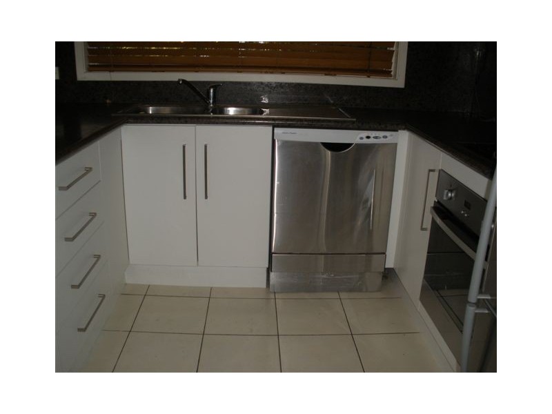 50 Stower Street, Blackwater QLD 4717