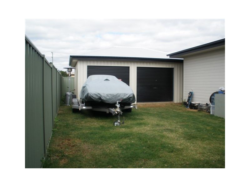 10 Summer Red Court, Blackwater QLD 4717