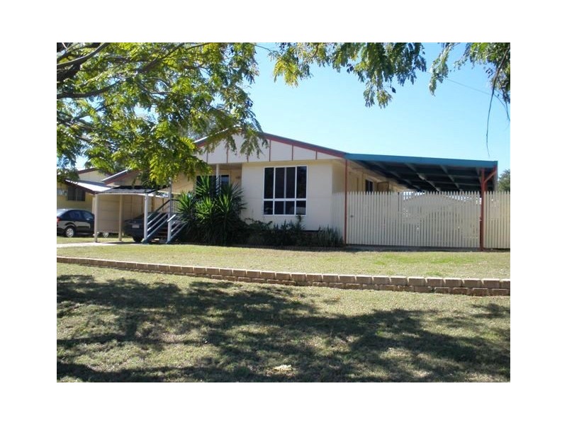 3 Long Street, Blackwater QLD 4717