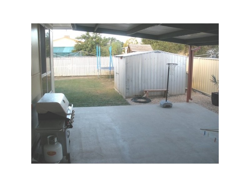 3 Long Street, Blackwater QLD 4717