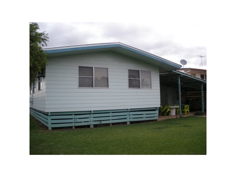 16 Stower Street, Blackwater QLD 4717