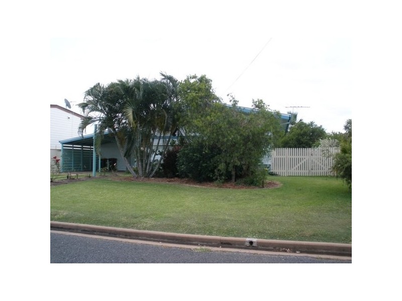 16 Stower Street, Blackwater QLD 4717