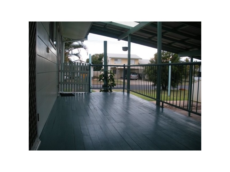 16 Stower Street, Blackwater QLD 4717