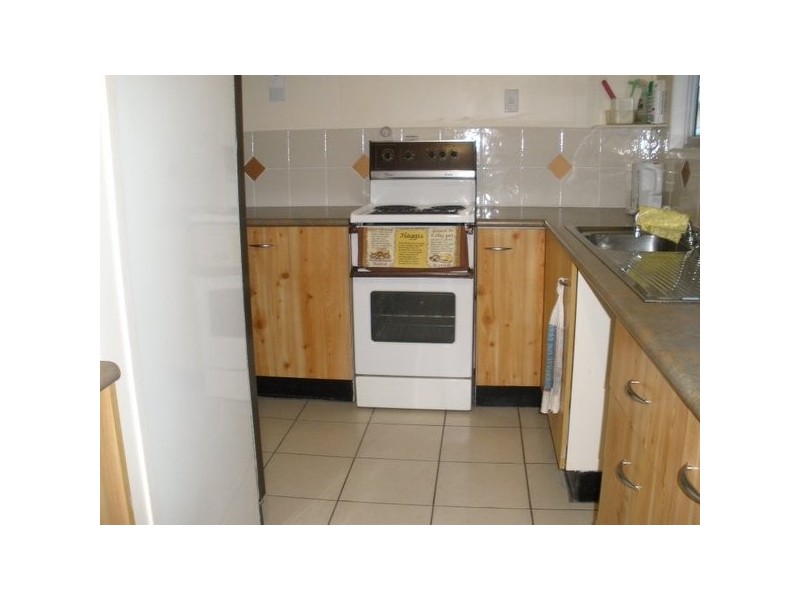 16 Stower Street, Blackwater QLD 4717