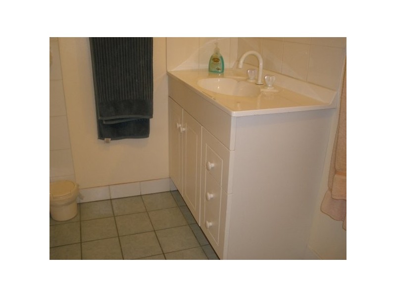 16 Stower Street, Blackwater QLD 4717