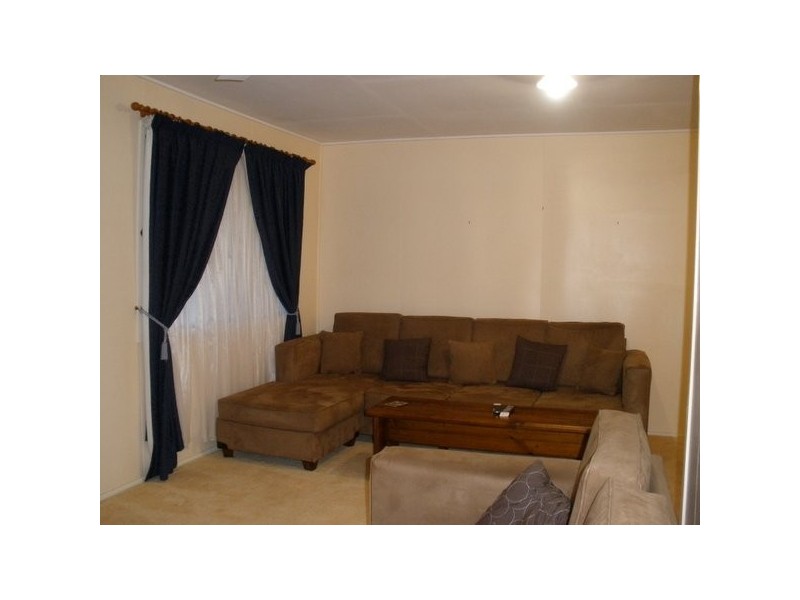 16 Stower Street, Blackwater QLD 4717