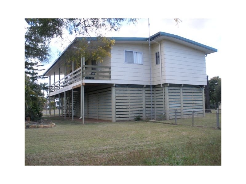 4 Adams Crescent, Blackwater QLD 4717