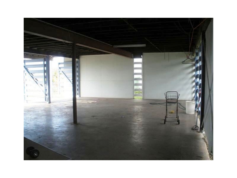 11 Monger Street, Blackwater QLD 4717