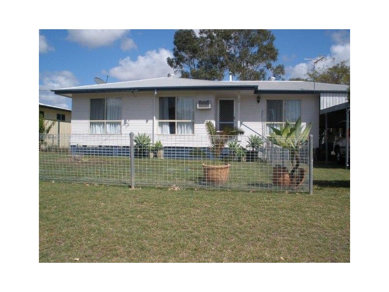 68 Littlefield Street, Blackwater QLD 4717