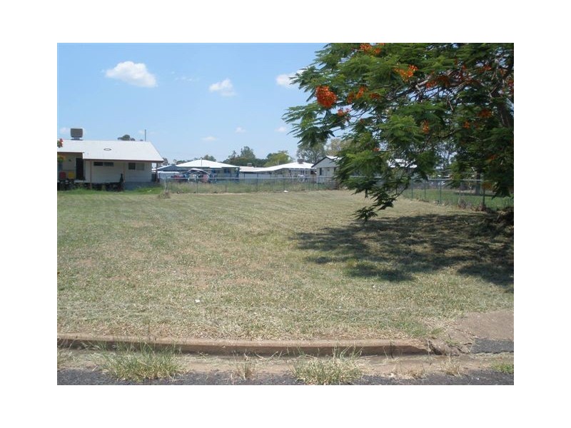20 Bendee Crescent, Blackwater QLD 4717