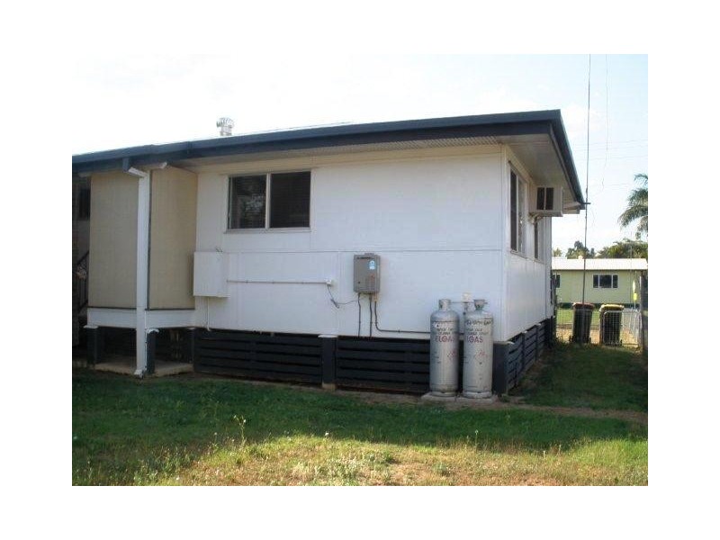 1 Cedar Street, Blackwater QLD 4717