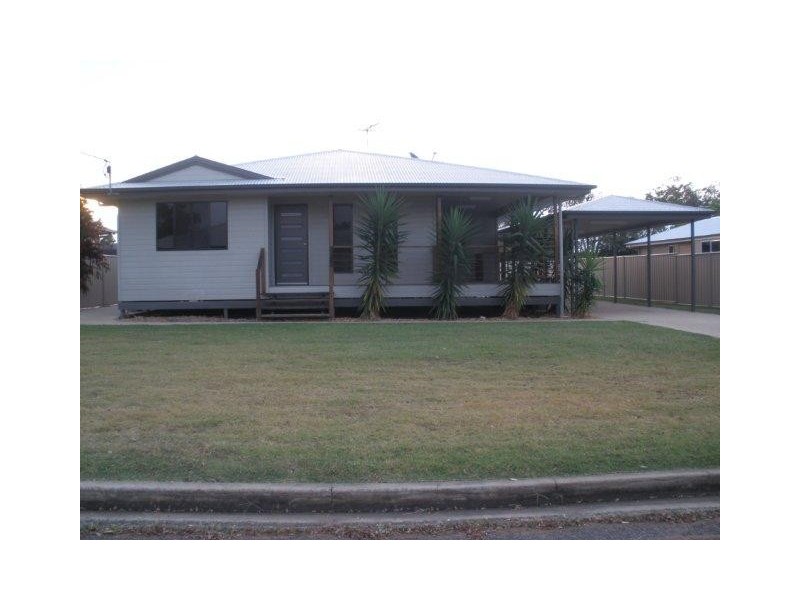 14 Pandanus Street, Blackwater QLD 4717