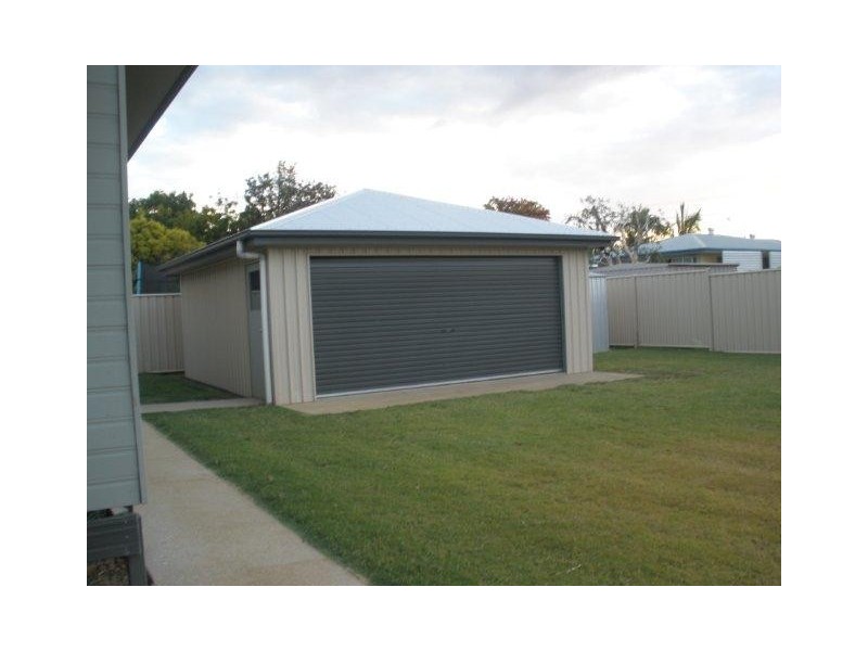 14 Pandanus Street, Blackwater QLD 4717