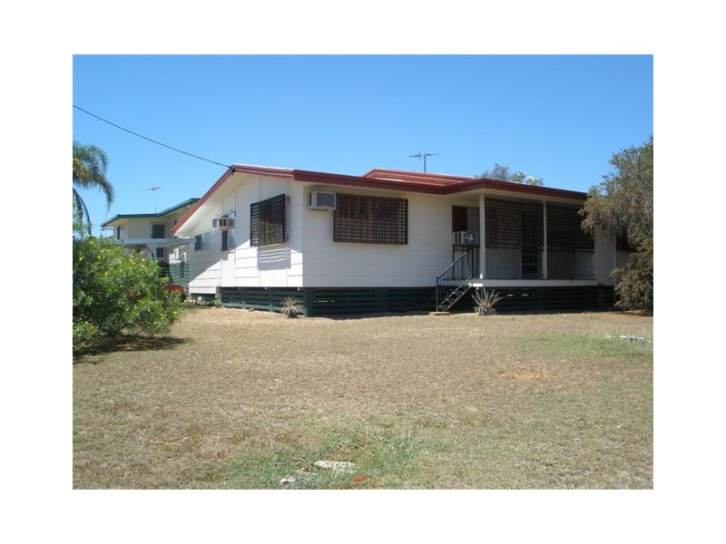 1 Umbrella Street, Blackwater QLD 4717