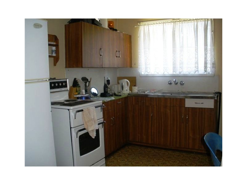 1 Umbrella Street, Blackwater QLD 4717