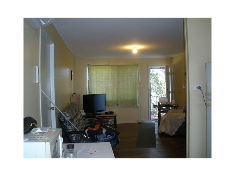 1 Umbrella Street, Blackwater QLD 4717