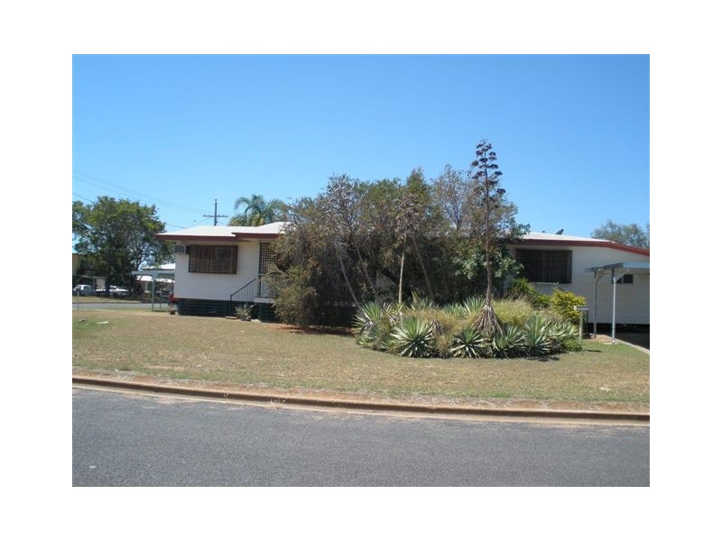 1 Umbrella Street, Blackwater QLD 4717