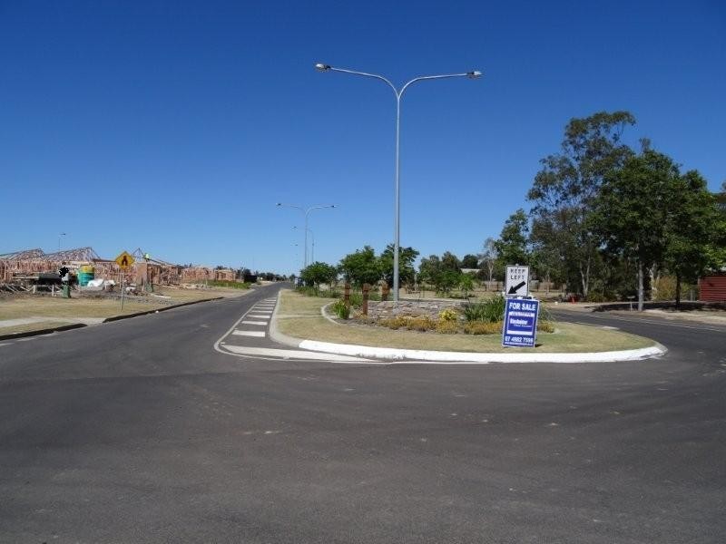 Blue Ridge Bauman Way, Blackwater QLD 4717