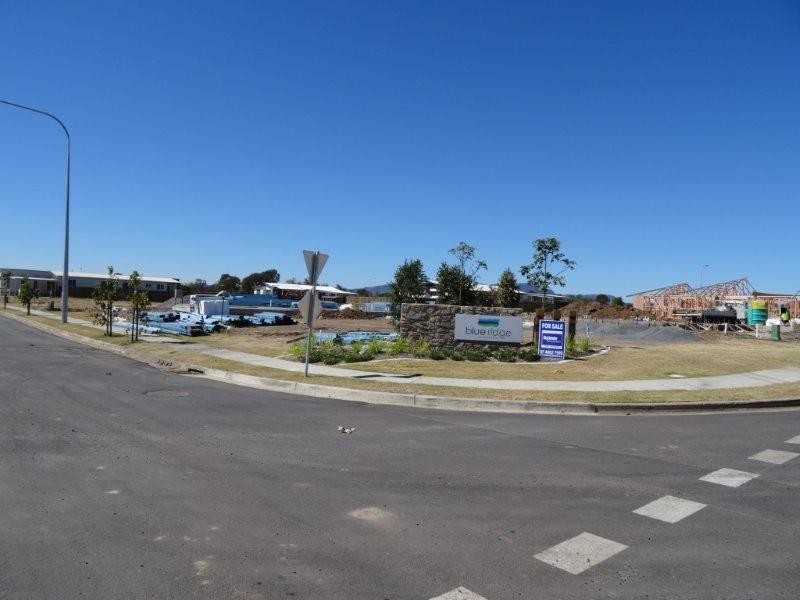 Blue Ridge Bauman Way, Blackwater QLD 4717