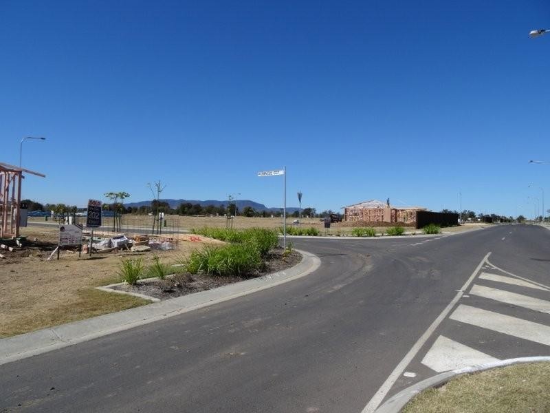 Blue Ridge Bauman Way, Blackwater QLD 4717