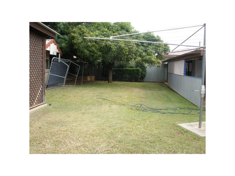 22 Seeman Street, Blackwater QLD 4717