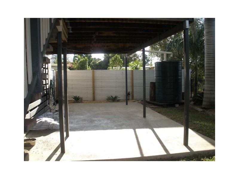 32 Bremner Street, Blackwater QLD 4717