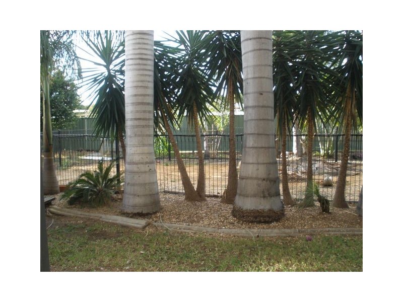 32 Bremner Street, Blackwater QLD 4717