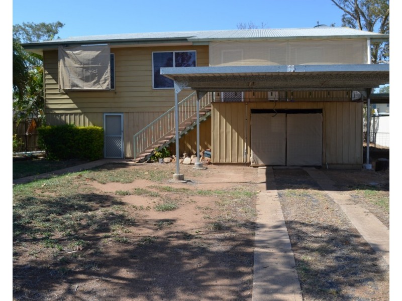 25 Blackbutt Street, Blackwater QLD 4717