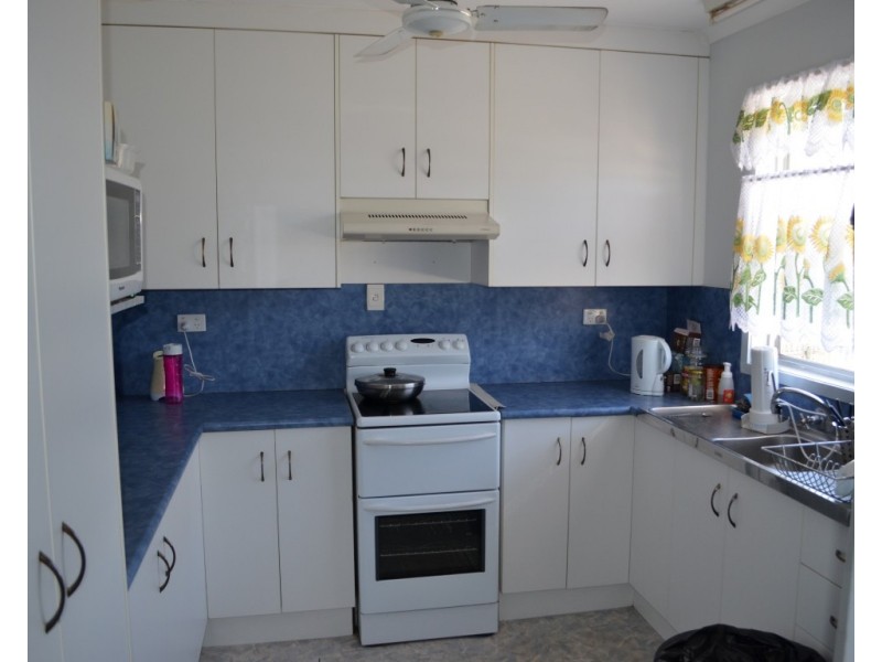 25 Blackbutt Street, Blackwater QLD 4717