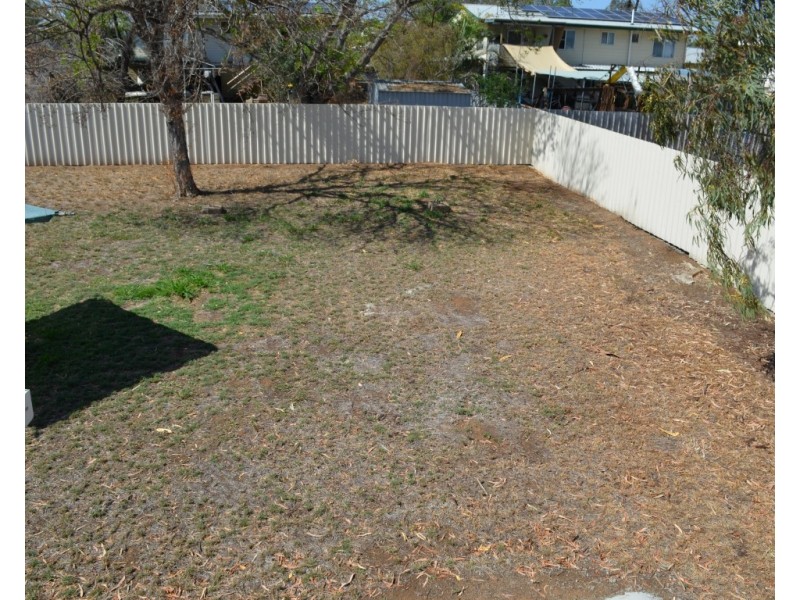 25 Blackbutt Street, Blackwater QLD 4717