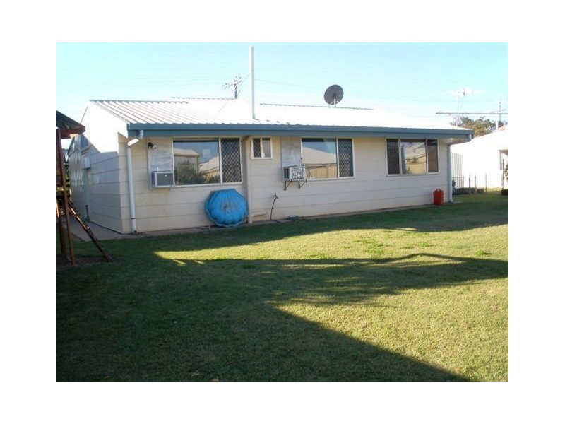 35 Stower St, Blackwater QLD 4717