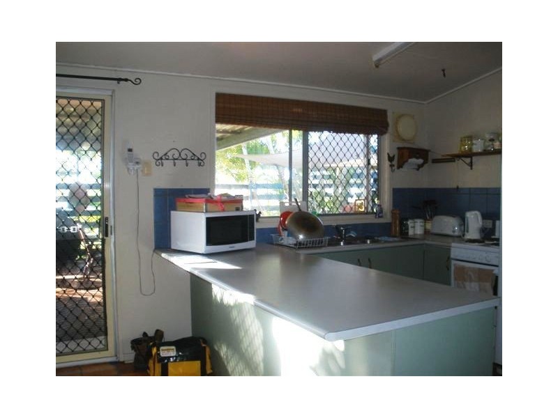 35 Stower St, Blackwater QLD 4717