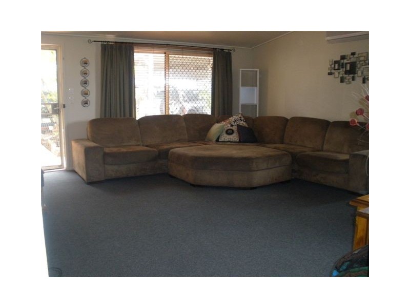 35 Stower St, Blackwater QLD 4717