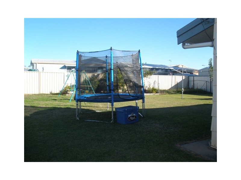 35 Stower St, Blackwater QLD 4717
