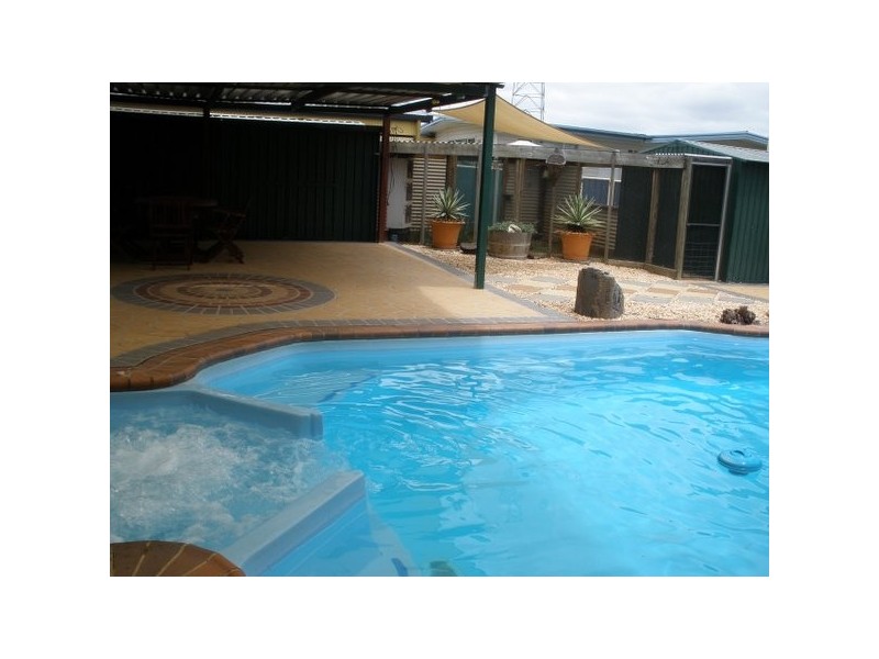 7 Taurus Street, Blackwater QLD 4717